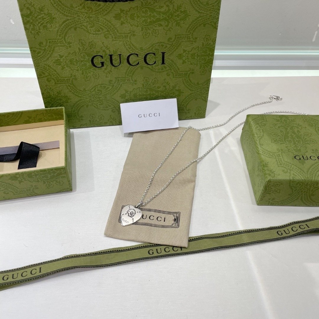 Gucci Sterling Silver Heart and Skull Necklace - Image 7