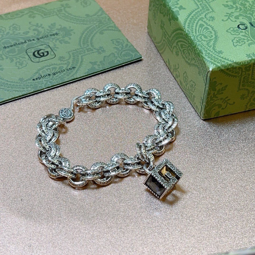 Gucci Sterling Silver Classic Logo Bracelet - Image 4