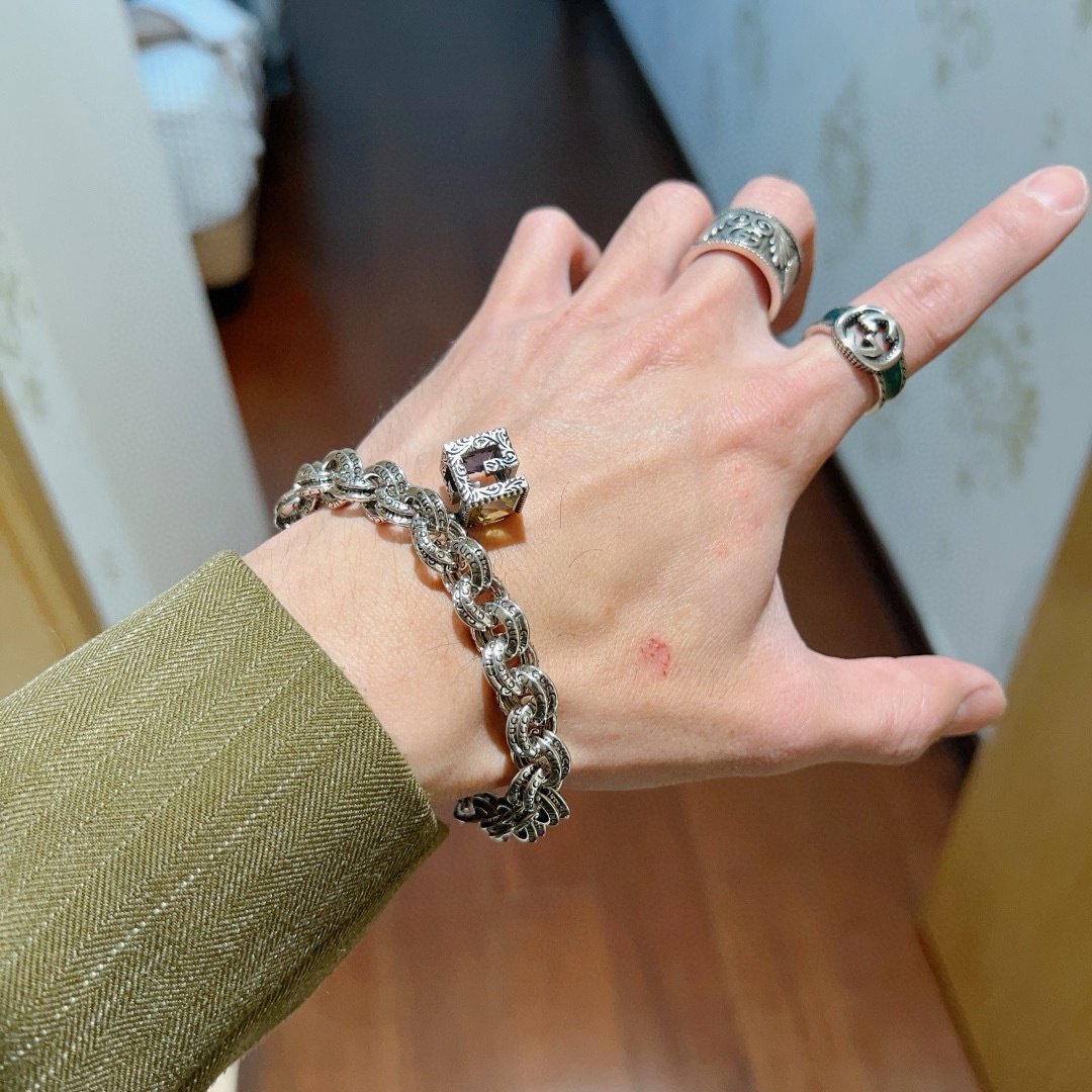 Gucci Sterling Silver Classic Logo Bracelet - Image 2