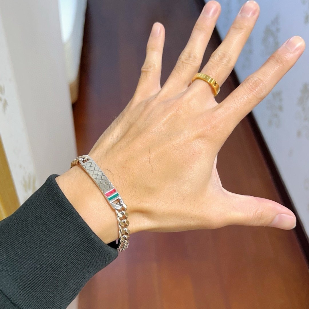 Gucci Sterling Silver Classic Logo Bracelet - Image 8