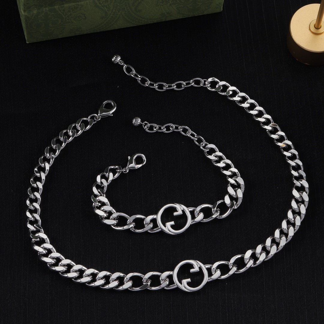 Gucci Sterling Silver Suit Bracelet