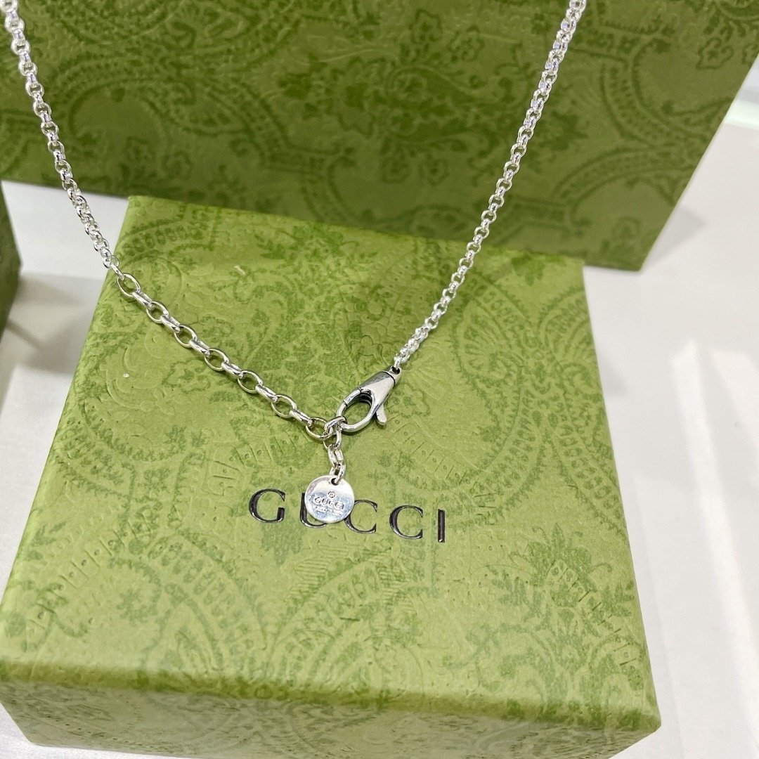 Gucci Sterling Silver Heart and Skull Necklace - Image 4