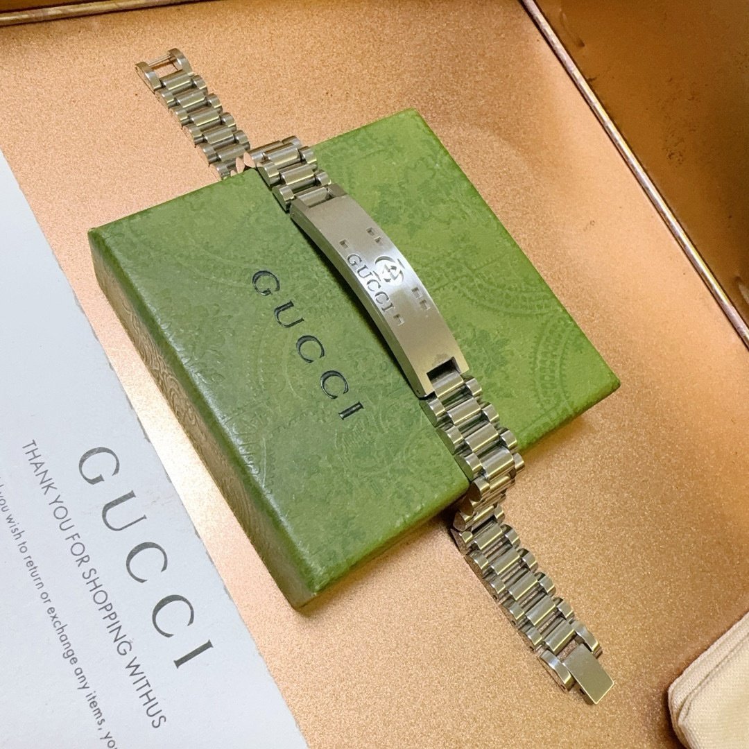 Gucci Sterling Silver Elegant Men's Bracelet - Image 4