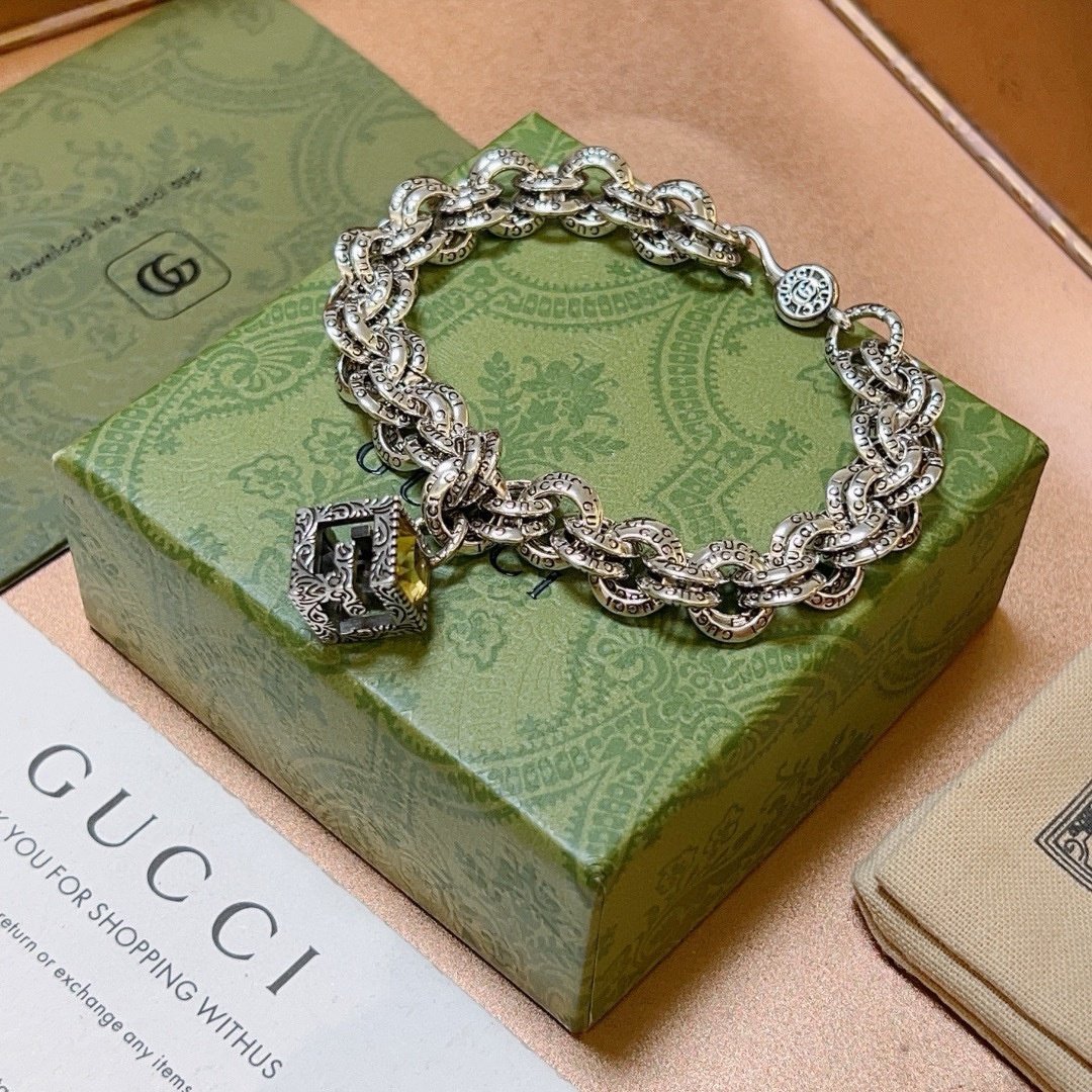 Gucci Sterling Silver Classic Logo Bracelet - Image 6